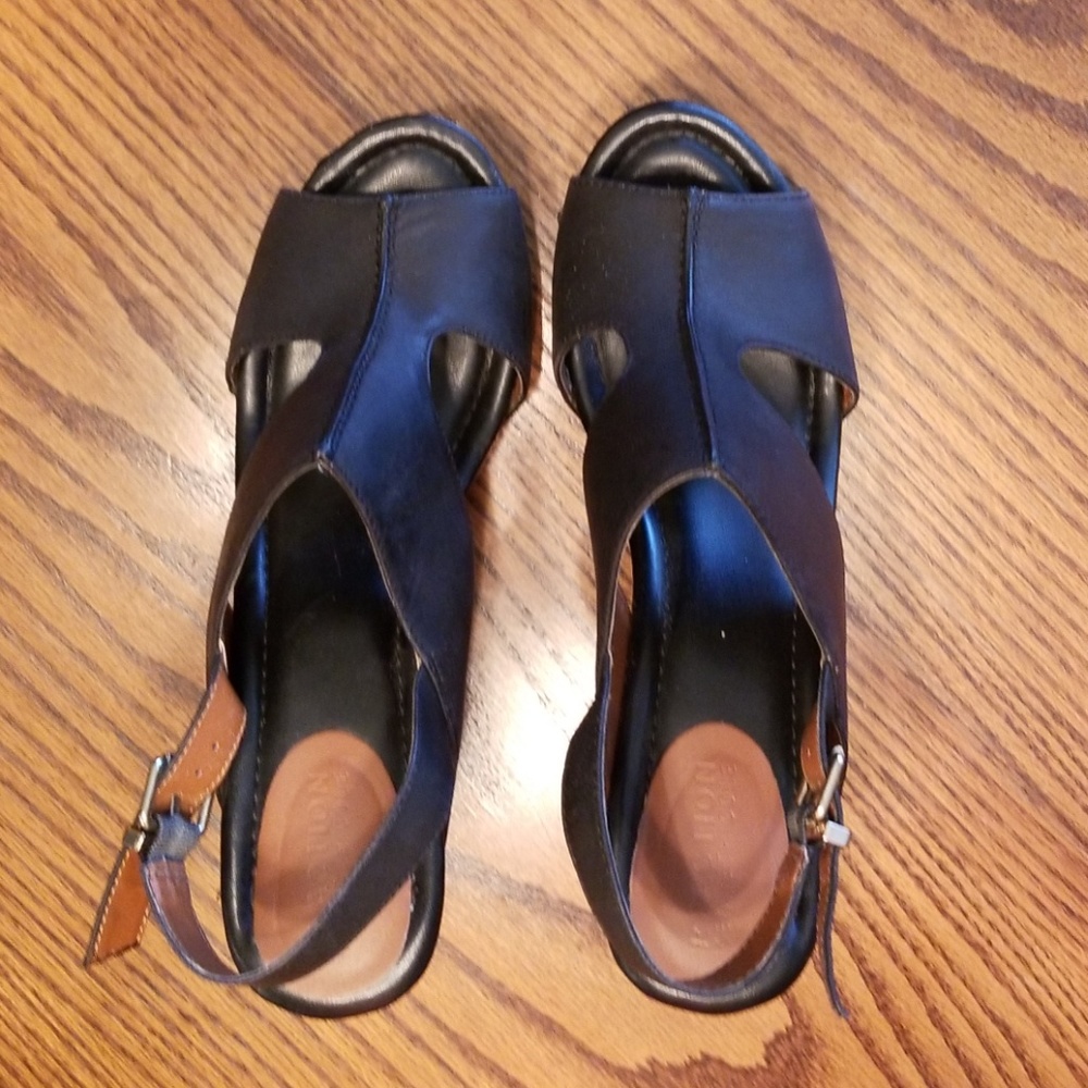 Reaction Kenneth Cole Sandals